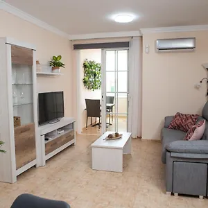 Appartamento Apto Isa: Amplio Y Acogedor Apto De 75m Con Terraza, Aire Acondicionado Y Parking Gratuito, Los Abrigos